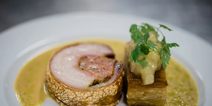 Vstup do wellness, 4-chodová večera alebo romantický večer pre 2 osoby vo Ville Nečas