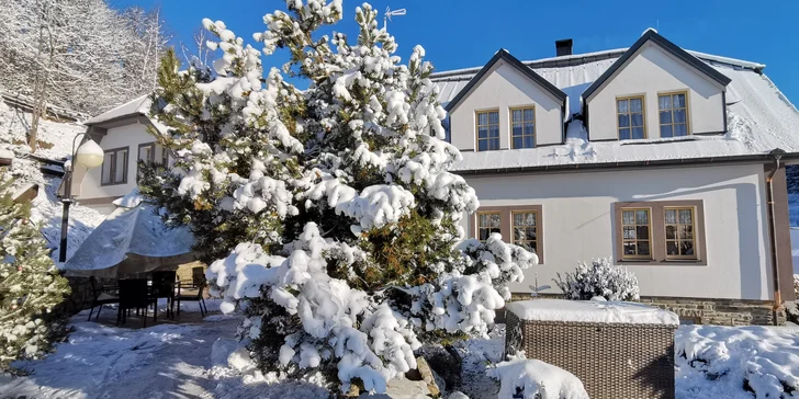 Pohodový pobyt na Šumave pri Kašperských Horách: ubytovanie s raňajkami alebo polpenziou