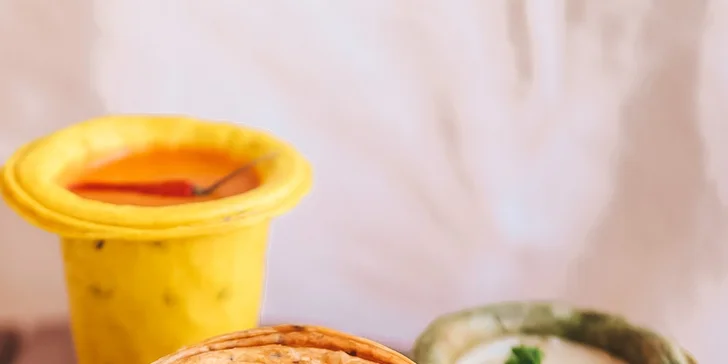 Rôzne druhy polievok v chlebovom poháriku v Soupculture Prešov