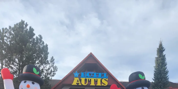 Silvestrovský večierok vo Vysokých Tatrách: bohaté menu, prípitok aj tombola