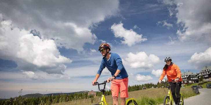 Resort Špindl pod Medvědínom: hotel pri lanovke, raňajky alebo polpenzia, vstupy do aquaparku