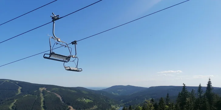 Resort Špindl pod Medvědínom: hotel pri lanovke, raňajky alebo polpenzia, vstupy do aquaparku