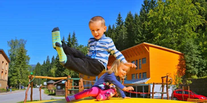 Resort Špindl pod Medvědínom: hotel pri lanovke, raňajky alebo polpenzia, vstupy do aquaparku
