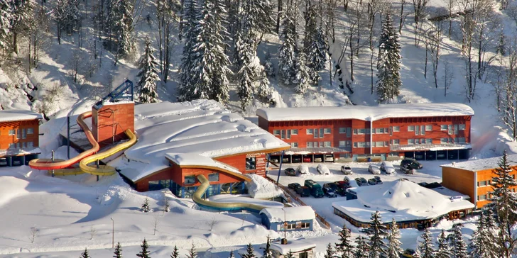 Resort Špindl pod Medvědínom: hotel pri lanovke, raňajky alebo polpenzia, vstupy do aquaparku