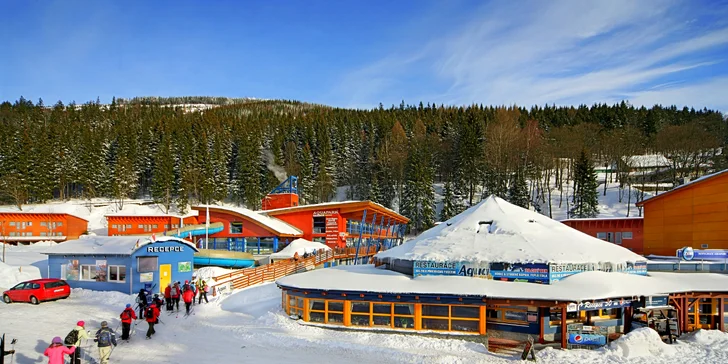 Resort Špindl pod Medvědínom: hotel pri lanovke, raňajky alebo polpenzia, vstupy do aquaparku