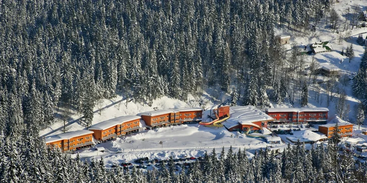 Resort Špindl pod Medvědínom: hotel pri lanovke, raňajky alebo polpenzia, vstupy do aquaparku