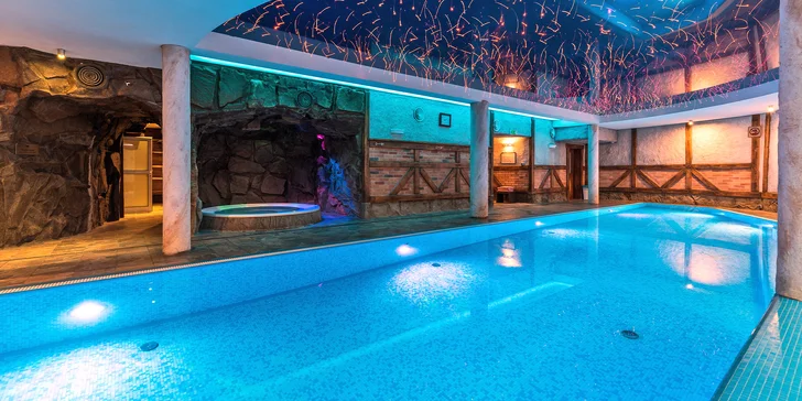 Aktívny pobyt v Krkonošiach: polpenzia, wellness aj romantický balíček s masážou