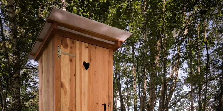 Zážitkové nocovanie vo vybavenom teepee: sprcha s teplou vodou, solárna elektrina aj kúpací sud