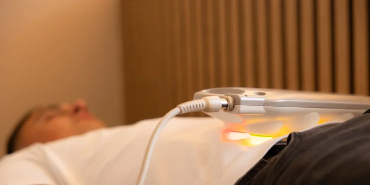 Masáž na lôžku CERAGEM alebo terapia infračerveným svetlom MITO Light