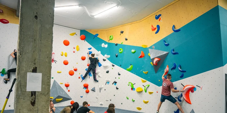 Adrenalín a zábava v lezeckom centre PRALEZ: Bouldrová stena, KIDZONE aj kurzy