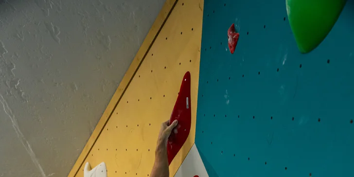 Adrenalín a zábava v lezeckom centre PRALEZ: Bouldrová stena, KIDZONE aj kurzy