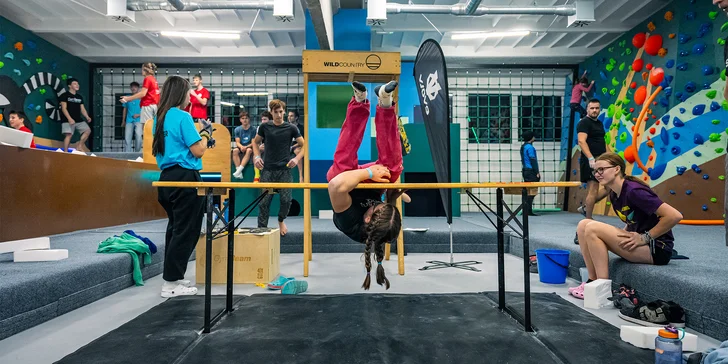Adrenalín a zábava v lezeckom centre PRALEZ: Bouldrová stena, KIDZONE aj kurzy