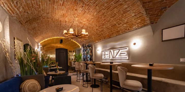 Raňajky pre dvoch v BENZE: párky, plnený croissant, omeleta, šunkovo-syrový tanier a iné