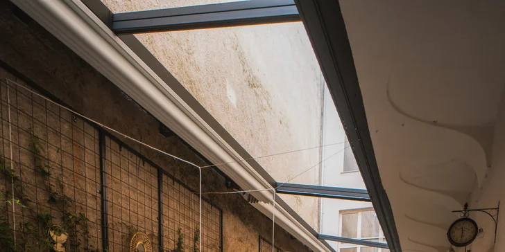 Raňajky pre dvoch v BENZE: párky, plnený croissant, omeleta, šunkovo-syrový tanier a iné