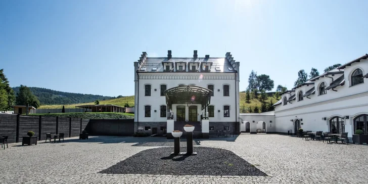 Pobyt na zámku v Poľsku: jedlo, neobmedzený wellness aj balíčky s masážou