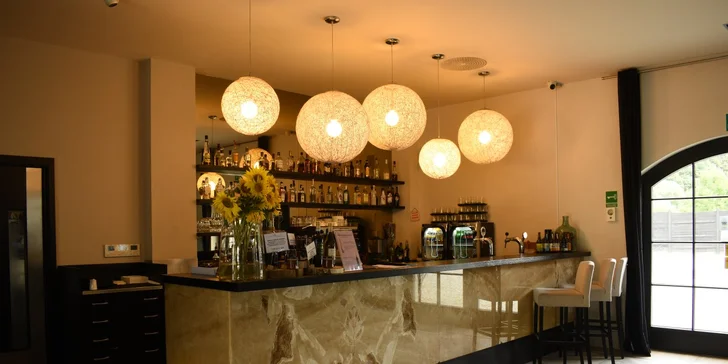 Pobyt na zámku v Poľsku: jedlo, neobmedzený wellness aj balíčky s masážou