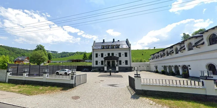 Pobyt na zámku v Poľsku: jedlo, neobmedzený wellness aj balíčky s masážou