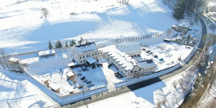 Pobyt na zámku v Poľsku: jedlo, neobmedzený wellness aj balíčky s masážou