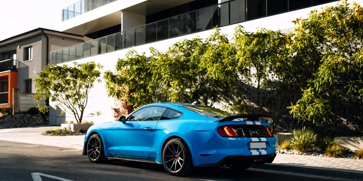 Zážitková jazda na Ford Mustang V8 GT500, Lamborghini Gallardo a Ferrari California T v premávke