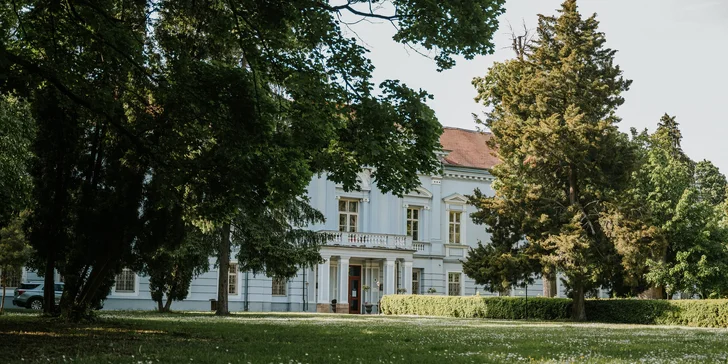 Večera a bowling pre dvoch v Kaštieli Mojmírovce ****