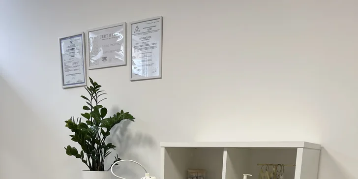 Gél lak manikúra alebo modelovanie nových gélových nechtov