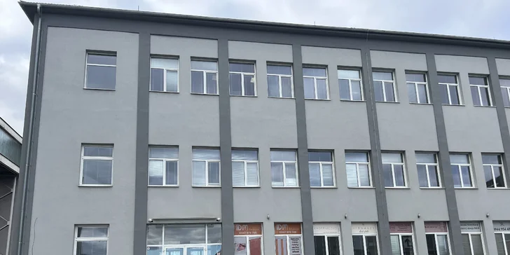 Gél lak manikúra alebo modelovanie nových gélových nechtov