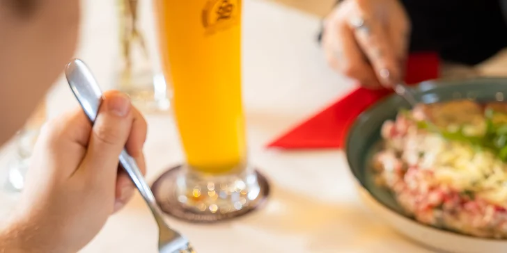 Relaxácia vo wellness, masáž aj pivný kúpeľ a voucher do reštaurácie pre 2 osoby