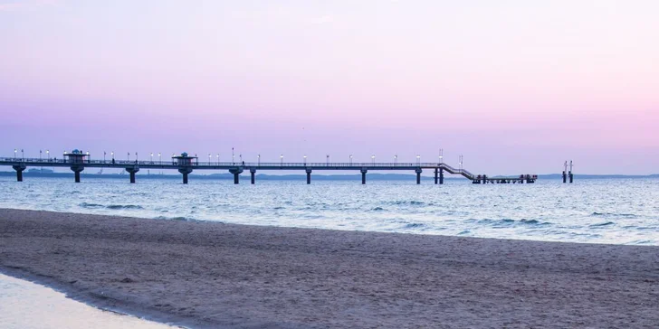 Dovolenka pri Baltskom mori: hotel pri pláži a lesoch národného parku, wellness a polpenzia