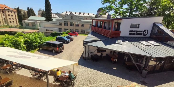 Romantický pobyt v Kutnej Hore: moderné izby s raňajkami, vínom aj možnosťou vírivky