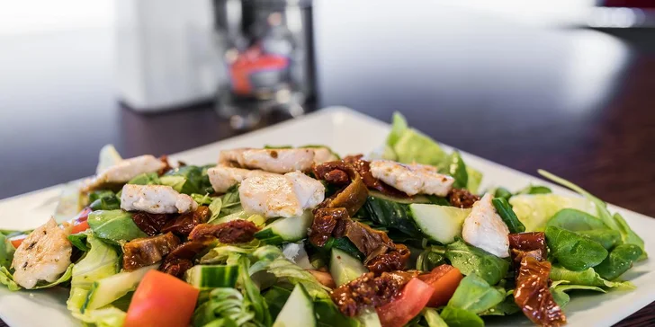 Romantický pobyt v Kutnej Hore: moderné izby s raňajkami, vínom aj možnosťou vírivky