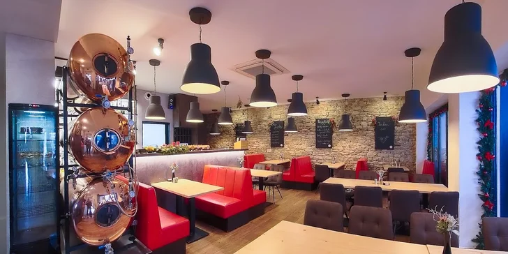 Romantický pobyt v Kutnej Hore: moderné izby s raňajkami, vínom aj možnosťou vírivky