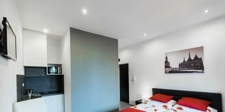 Romantický pobyt v Kutnej Hore: moderné izby s raňajkami, vínom aj možnosťou vírivky