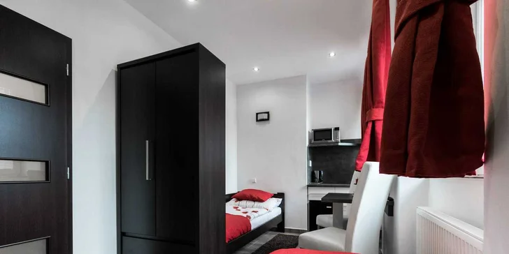 Romantický pobyt v Kutnej Hore: moderné izby s raňajkami, vínom aj možnosťou vírivky