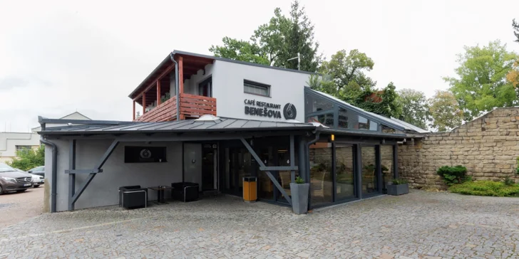 Romantický pobyt v Kutnej Hore: moderné izby s raňajkami, vínom aj možnosťou vírivky