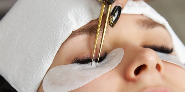 Očarujúci pohľad a rána bez starostí: úprava a farbenie obočia aj nové 1D mihalnice