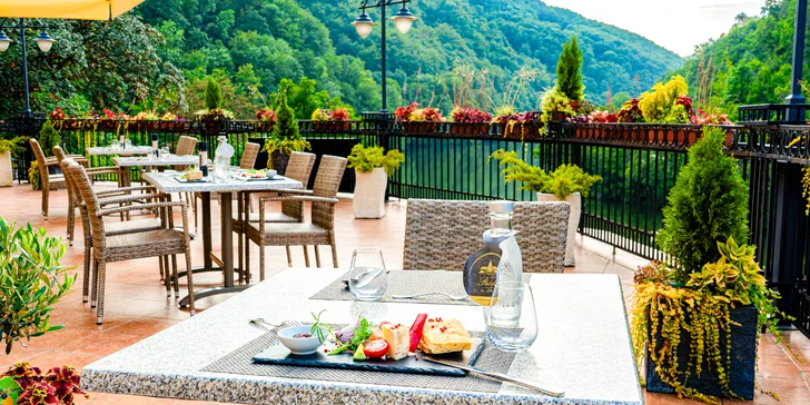 Luxusná dovolenka na zámku: neobmedzený wellness aj polpenzia, 2 deti ZADARMO