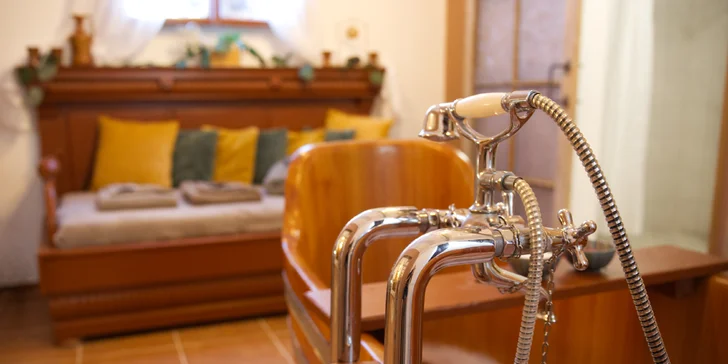 Romantika a oddych v srdci Znojma: pobyt s infrasaunou na izbe aj pivným či vínnym kúpeľom