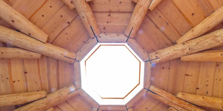 Dovolenka v rozprávkovom Hobitíne pod Orlickými horami pre pár aj rodinu