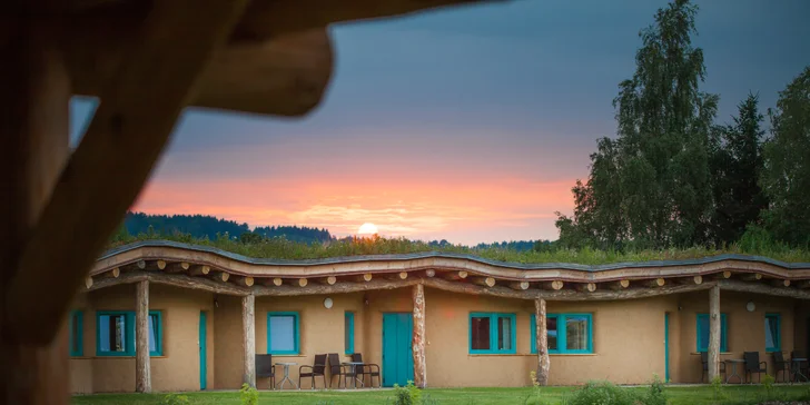 Dovolenka v rozprávkovom Hobitíne pod Orlickými horami pre pár aj rodinu