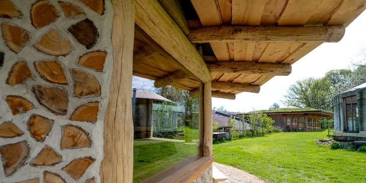 Dovolenka v rozprávkovom Hobitíne pod Orlickými horami pre pár aj rodinu