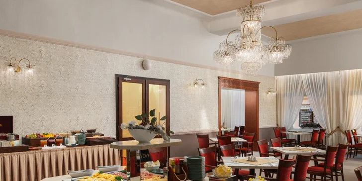 Pobyt vo Františkových Lázňach: bazén a sauna, procedúry alebo masáž a polpenzia