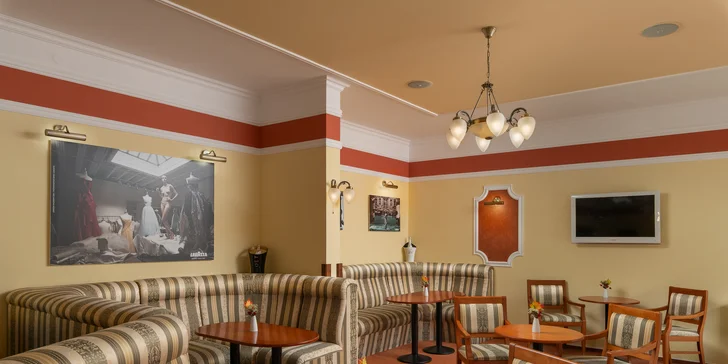 Pobyt vo Františkových Lázňach: bazén a sauna, procedúry alebo masáž a polpenzia