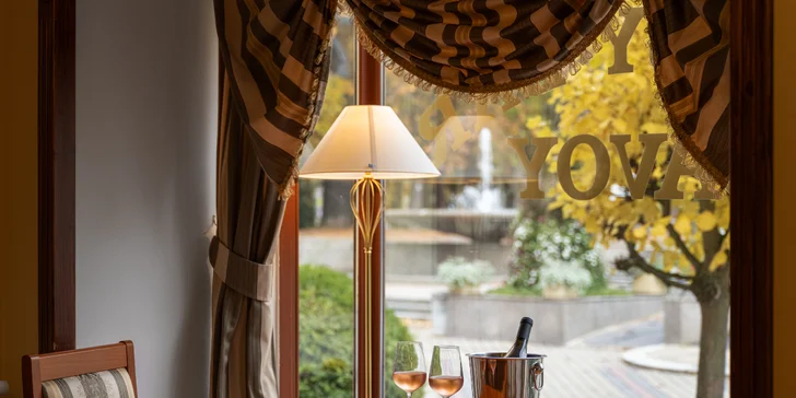 Pobyt vo Františkových Lázňach: bazén a sauna, procedúry alebo masáž a polpenzia