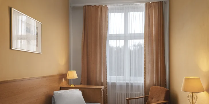 Pobyt vo Františkových Lázňach: bazén a sauna, procedúry alebo masáž a polpenzia