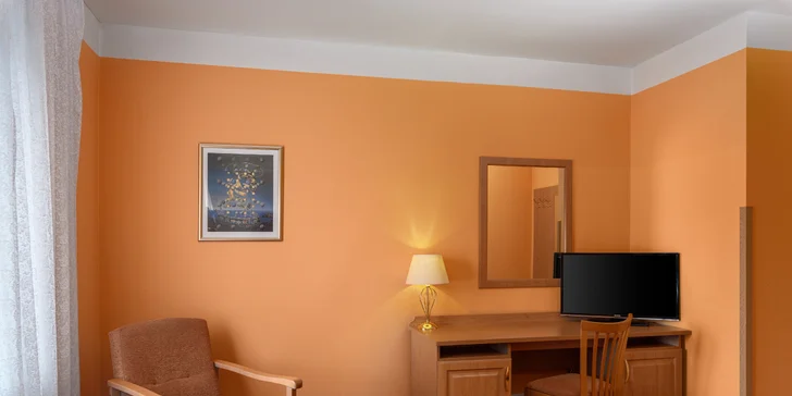 Pobyt vo Františkových Lázňach: bazén a sauna, procedúry alebo masáž a polpenzia