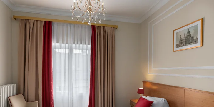 Pobyt vo Františkových Lázňach: bazén a sauna, procedúry alebo masáž a polpenzia