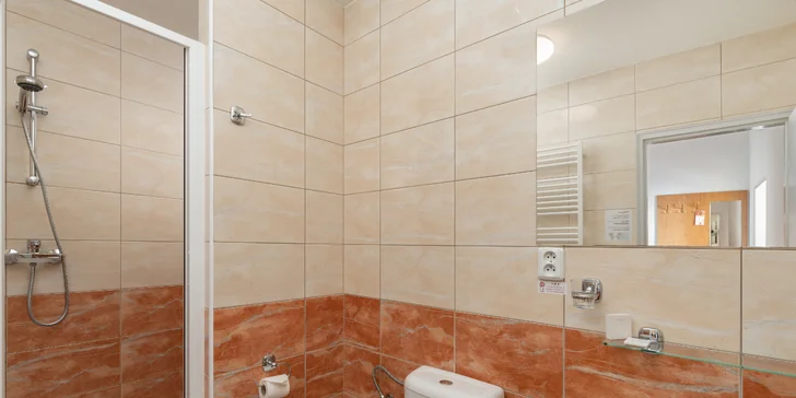 Pobyt vo Františkových Lázňach: bazén a sauna, procedúry alebo masáž a polpenzia