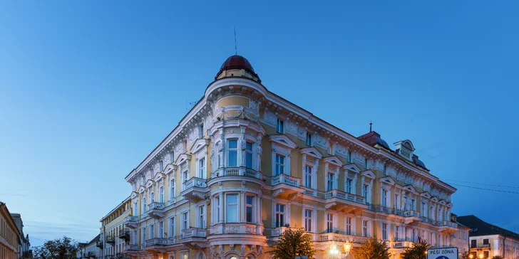 Pobyt vo Františkových Lázňach: bazén a sauna, procedúry alebo masáž a polpenzia