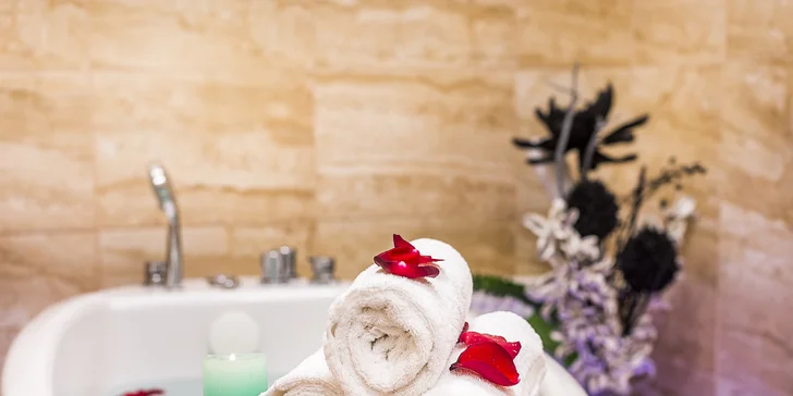 Pobyt vo Františkových Lázňach: bazén a sauna, procedúry alebo masáž a polpenzia