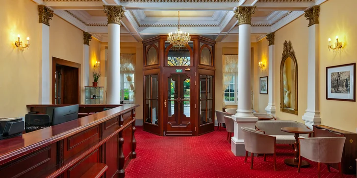 Pobyt vo Františkových Lázňach: bazén a sauna, procedúry alebo masáž a polpenzia